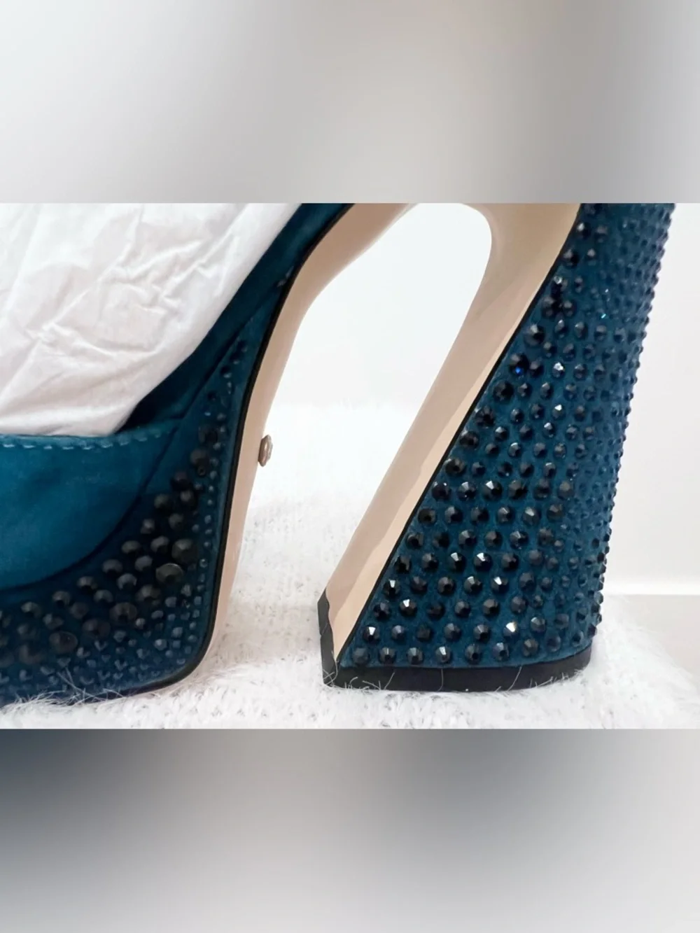 VINCE CAMUTO Inna Platform Sandal